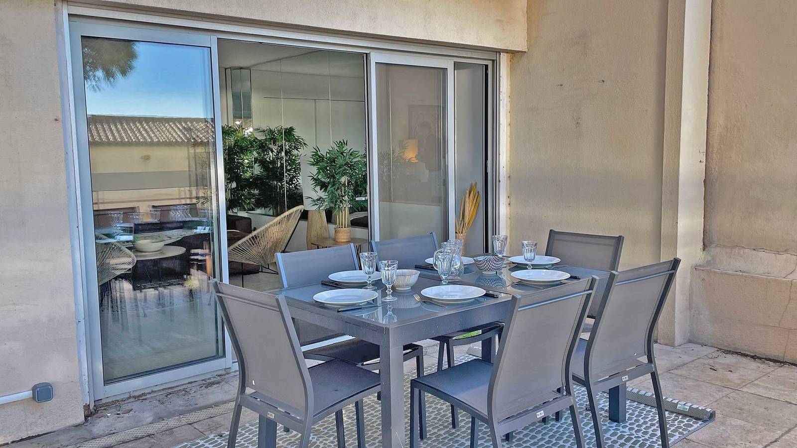 Ganze Ferienwohnung, 3-Zimmer-Wohnung Duplex - 4/5 Personen - Meerblick - Klimaanlage - Wifi - Stadtzentrum - Sainte Maxime in Sainte-Maxime, Draguignan Region