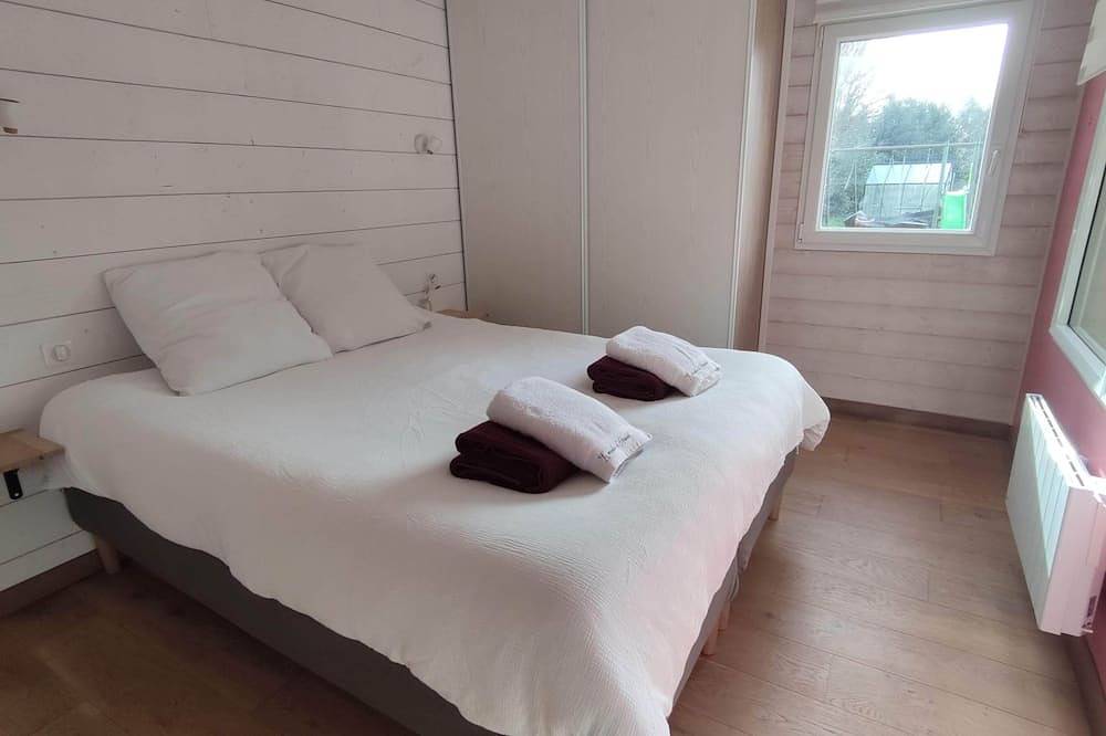 Maison Avec spa Dans un Grand Jardin Champêtre, Proche des Plages in Plonéour-Lanvern, Côte de Cornouaille