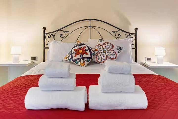 Bed and breakfast for 2 people, with view and balcony in Lake Garda