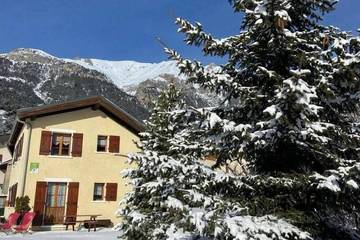 Gîte pour 4 personnes, avec terrasse à Sollières-Sardières