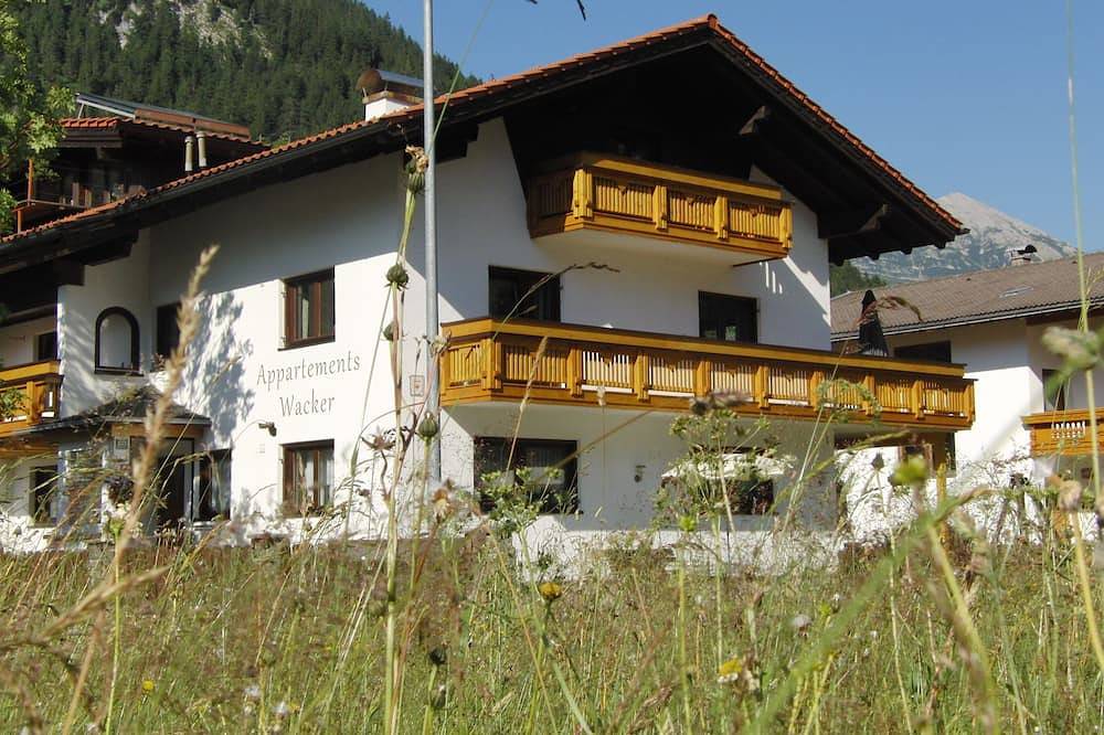 Ganze Wohnung, Appartements Wacker - Familiengeführte Appartements mit herrlichem Bergblick in Bichlbach, Ammergauer Alpen (Österreich)