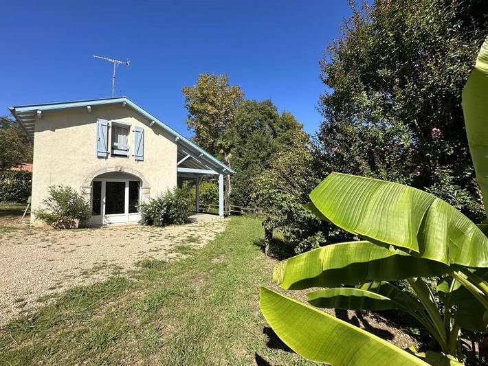 Gîte pour 4 personnes, avec Terrasse ainsi que Jardin et Vue