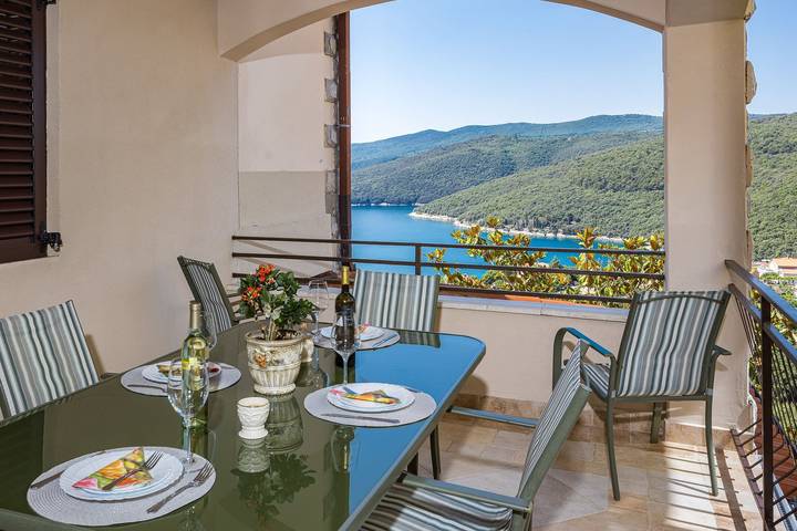 Vakantiewoning voor 4 personen, met terras en tuin in Rabac