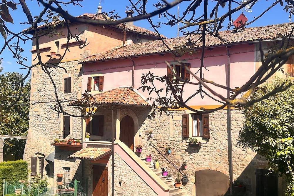 B&B Camelia - 5 Minutes from Rocchetta Mattei in Camugnano, Bologna Provinz