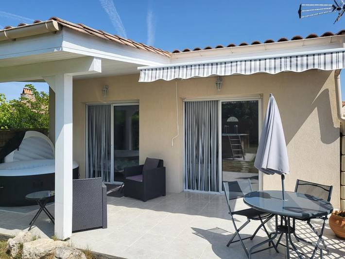 Location de vacances pour 2 personnes, avec piscine et jardin à Loubès-Bernac - 3