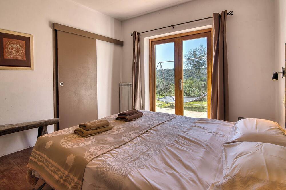 Apartamento entero, Renovated Spanish masia with detached cottage in Cistella, Alt Empordà