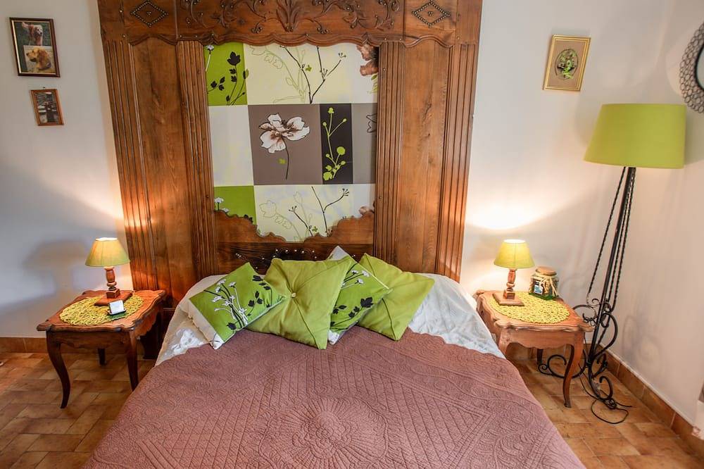 Charming house with a garden and a private pool in Clarensac, Region de Nimes