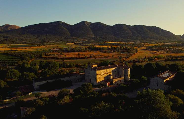 Hôtel pour 10 personnes, avec jardin et piscine, animaux acceptés