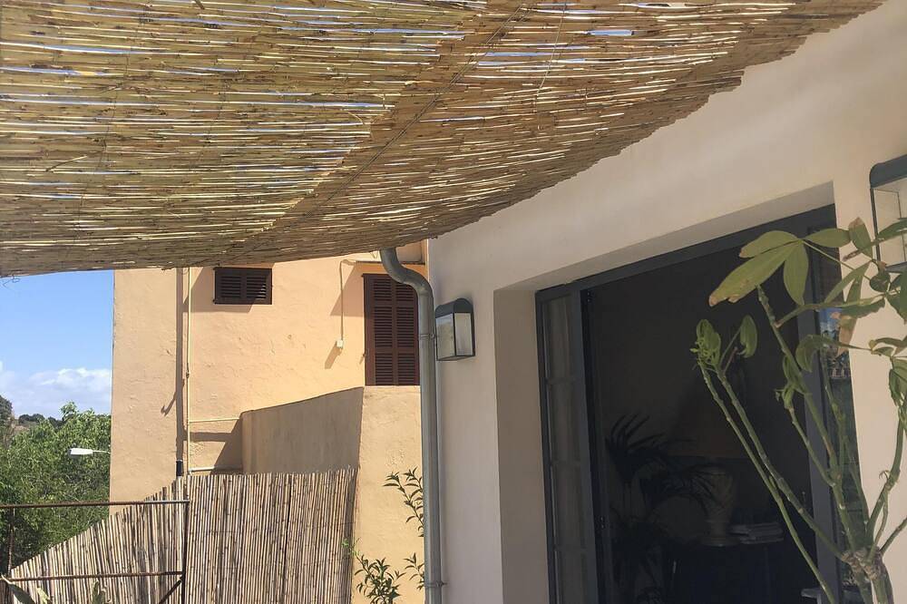 Dorfhaus Mit Charme Mit Schwimmbad in Genova, Palma