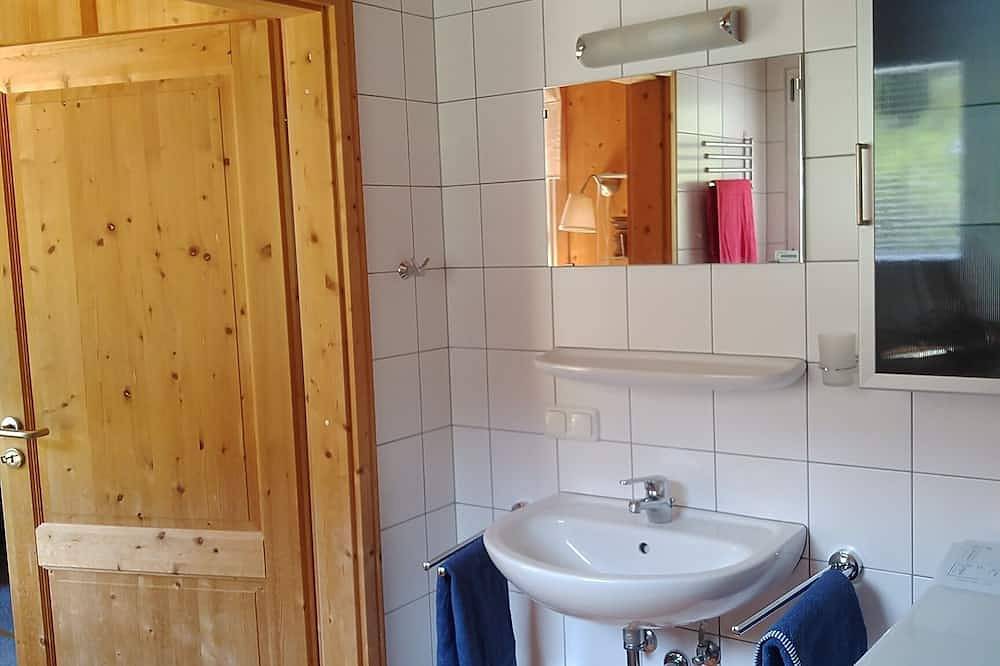 Cosy new log cabin amidst idyllic ski, walk, mountain bike region or to relax in Annaberg-Lungötz, Tennengau