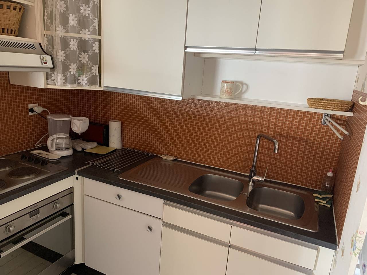 Apartamento entero, Apartamento para 4 cerca de la playa St. Goustan, vista al puerto y admite mascotas in Le Croisic, Côte de Jade