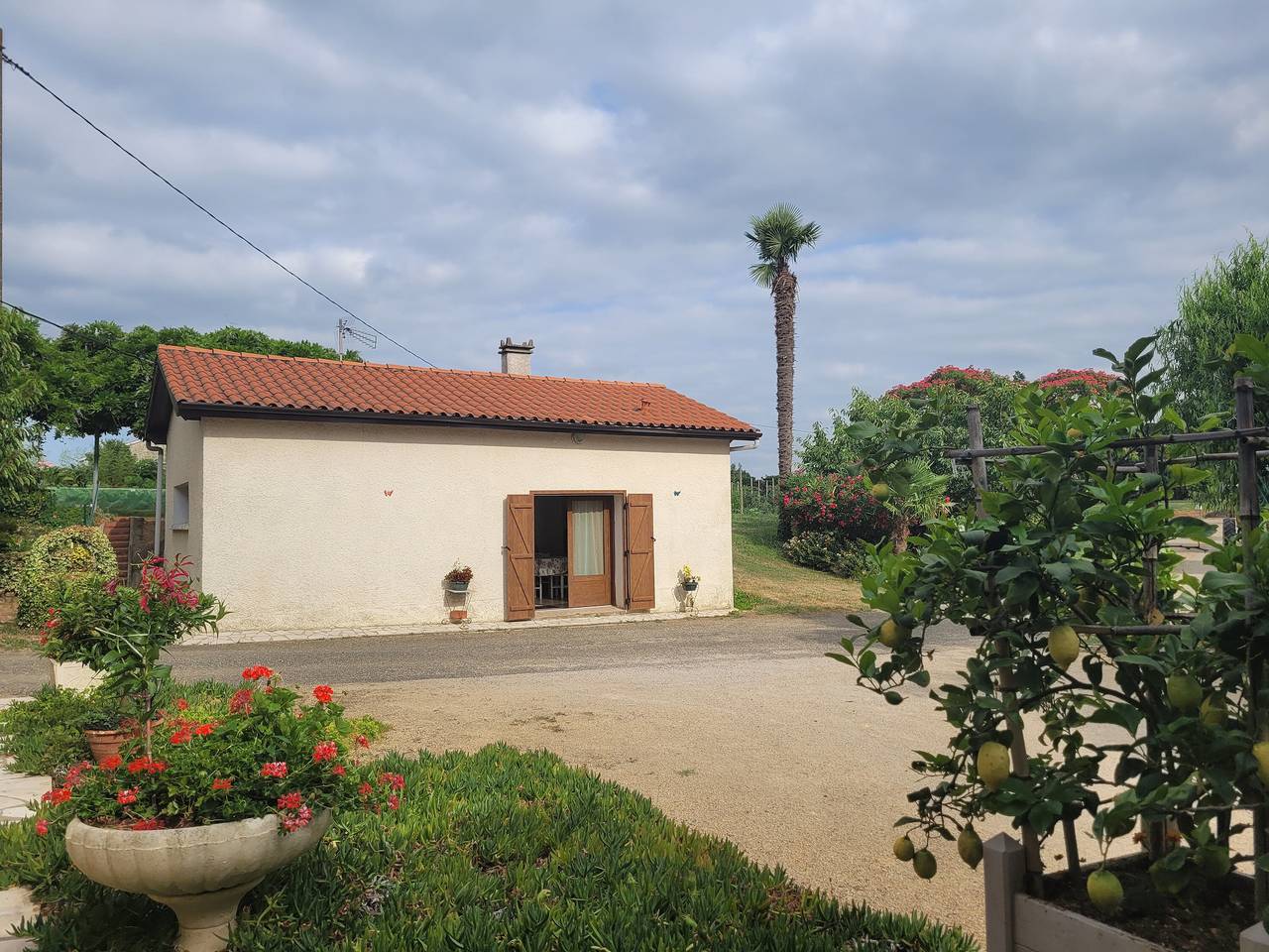 Le Gîte De Gayssanes : charme et tranquillité au cœur de la nature in Saint-Arroumex, Tarn-et-Garonne