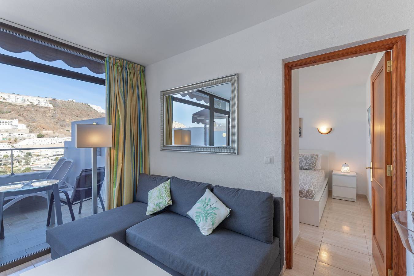 Ganze Wohnung, Urlaub 'Smil' mit Meerblick, Gemeinschaftspool und Wi-Fi in Mogán, Gran Canaria Süd