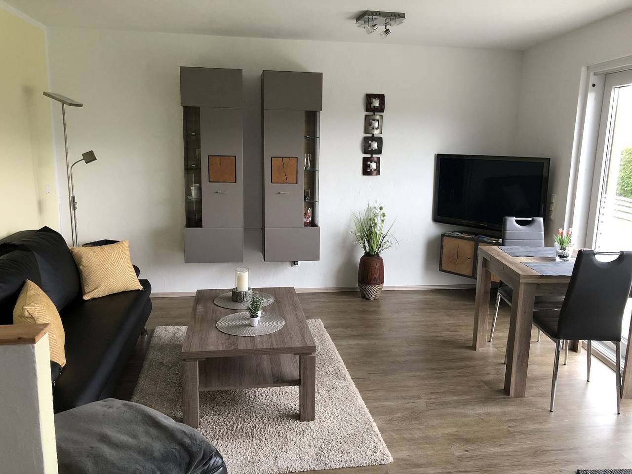 Ganze Wohnung, Ferienwohnung 'Wiesenblick' mit Gemeinschaftsterrasse, Balkon und Wi-Fi in Plettenberg, Märkischer Kreis