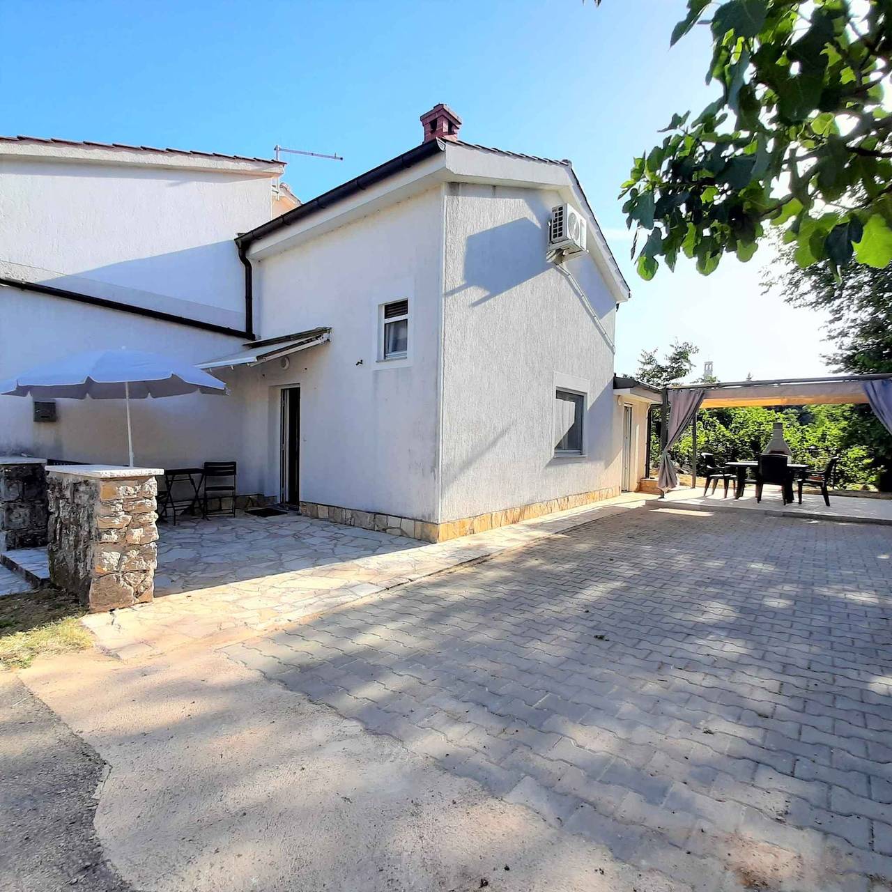 Ferienhaus mit Swimmingpool und Grillterrasse in Krk Stadt, Krk