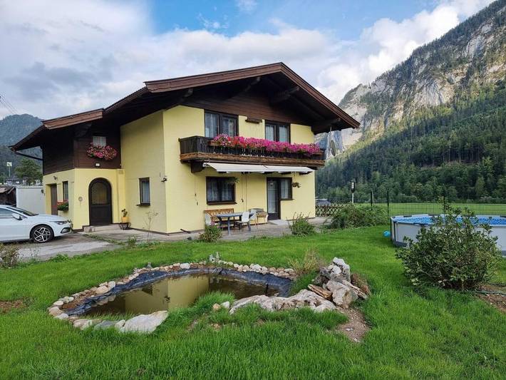 Ferienhaus für 3 Personen, mit Terrasse und Garten sowie Ausblick in Unken