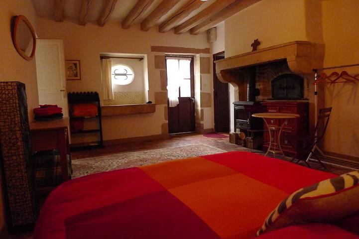 Location de vacances pour 9 personnes, avec piscine ainsi que terrasse et jardin à Donzy - 3