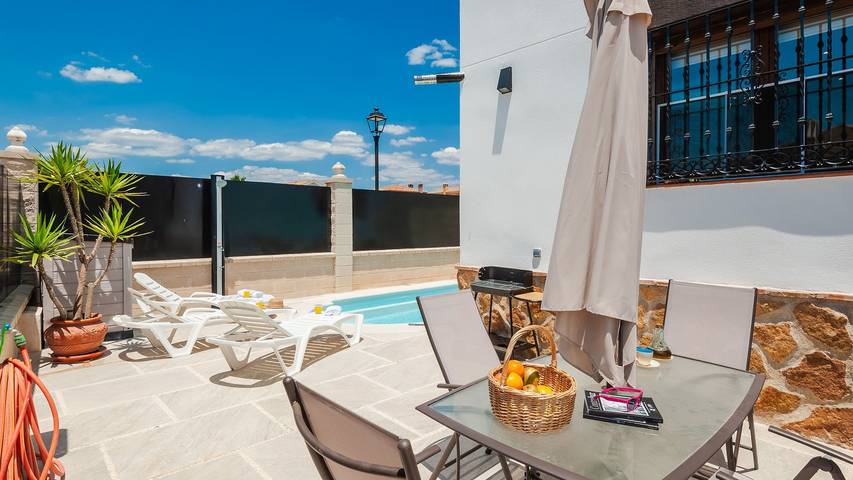 Chalet para 8 personas, con balcón/terraza además de piscina y jacuzzi, Se admiten mascotas en Provincia de Jaén - 2