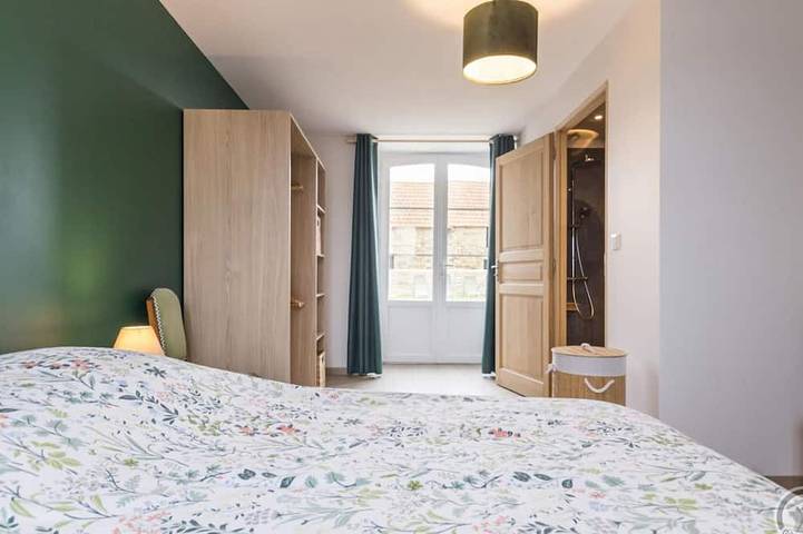 Gîte pour 10 personnes, avec jardin à Anneville-en-Saire - 4