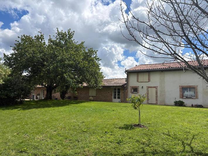 Location de vacances pour 8 personnes, avec Jacuzzi ainsi que Terrasse et Piscine à Castelmaurou - 3