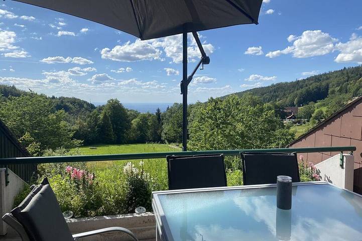 Ferienwohnung für 4 Personen, mit Balkon und Pool sowie Sauna