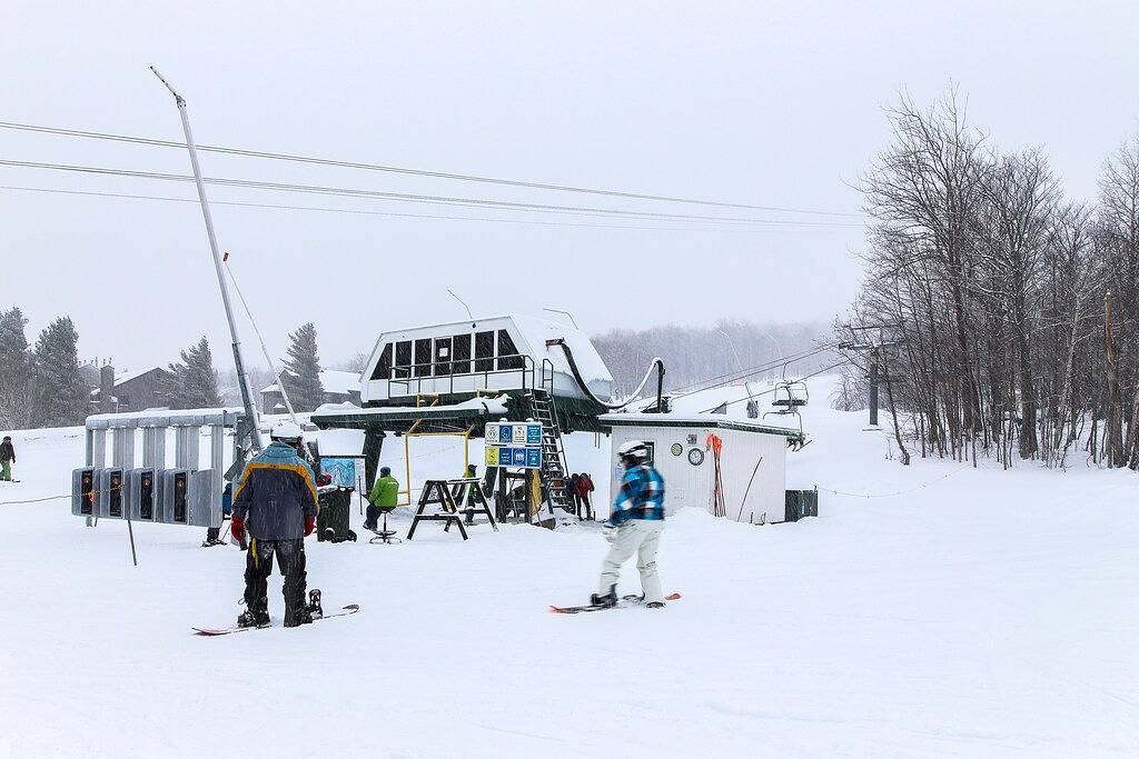 Ganze Wohnung, Inviting ski-in/ski-out condo - free Wifi, gas fireplace & free ski shuttle in Jay Peak