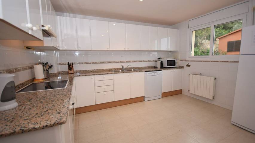 Casa rural para 9 personas, con jardín y piscina en Santa Cristina de Aro - 4