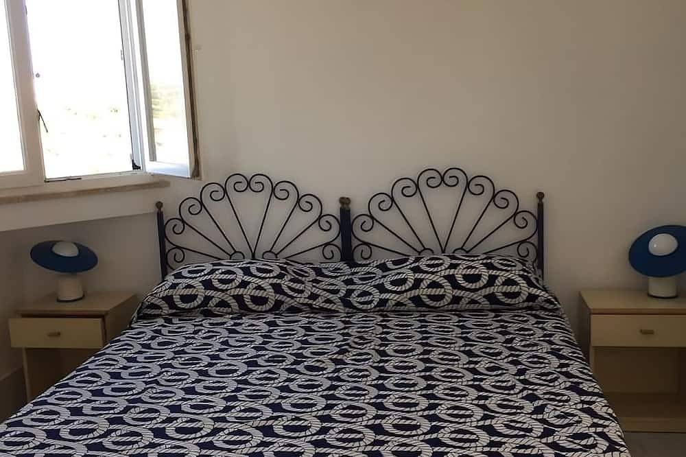 Villa with garden and 2 private terraces in the center of Ponza. in Ponza, Latium