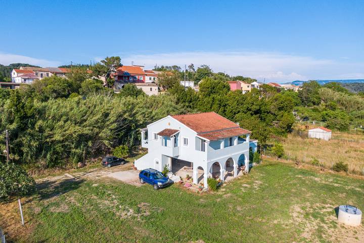 Διαμερίσματα διακοπών για 4 άτομα, με κήπο στους Περουλάδες