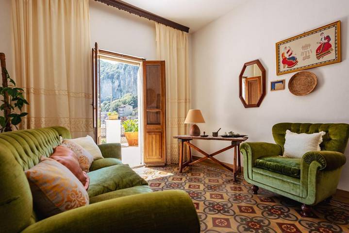 Gîte pour 4 personnes, avec vue et terrasse à Ulassai