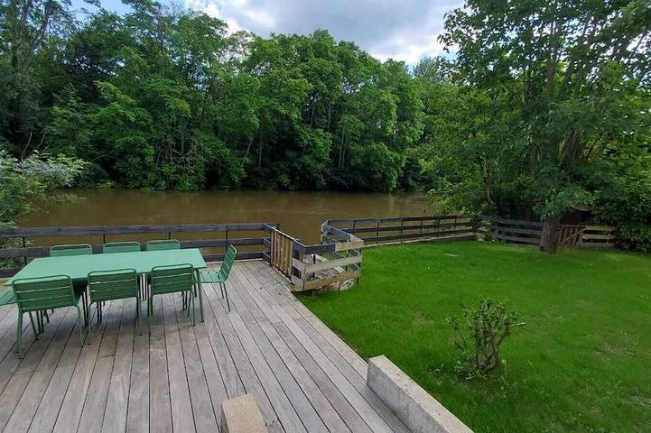 Location de vacances pour 8 personnes, avec jardin et terrasse à Montigny-sur-Loing