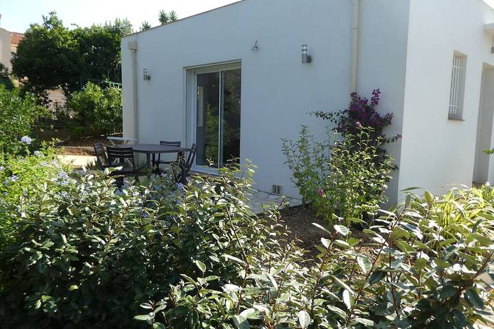 Villa pour 2 personnes, avec jardin et terrasse à Fréjus