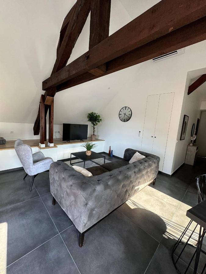 Appartement entier, Two-Bedroom Apartment in Voglans, Région de Chambéry