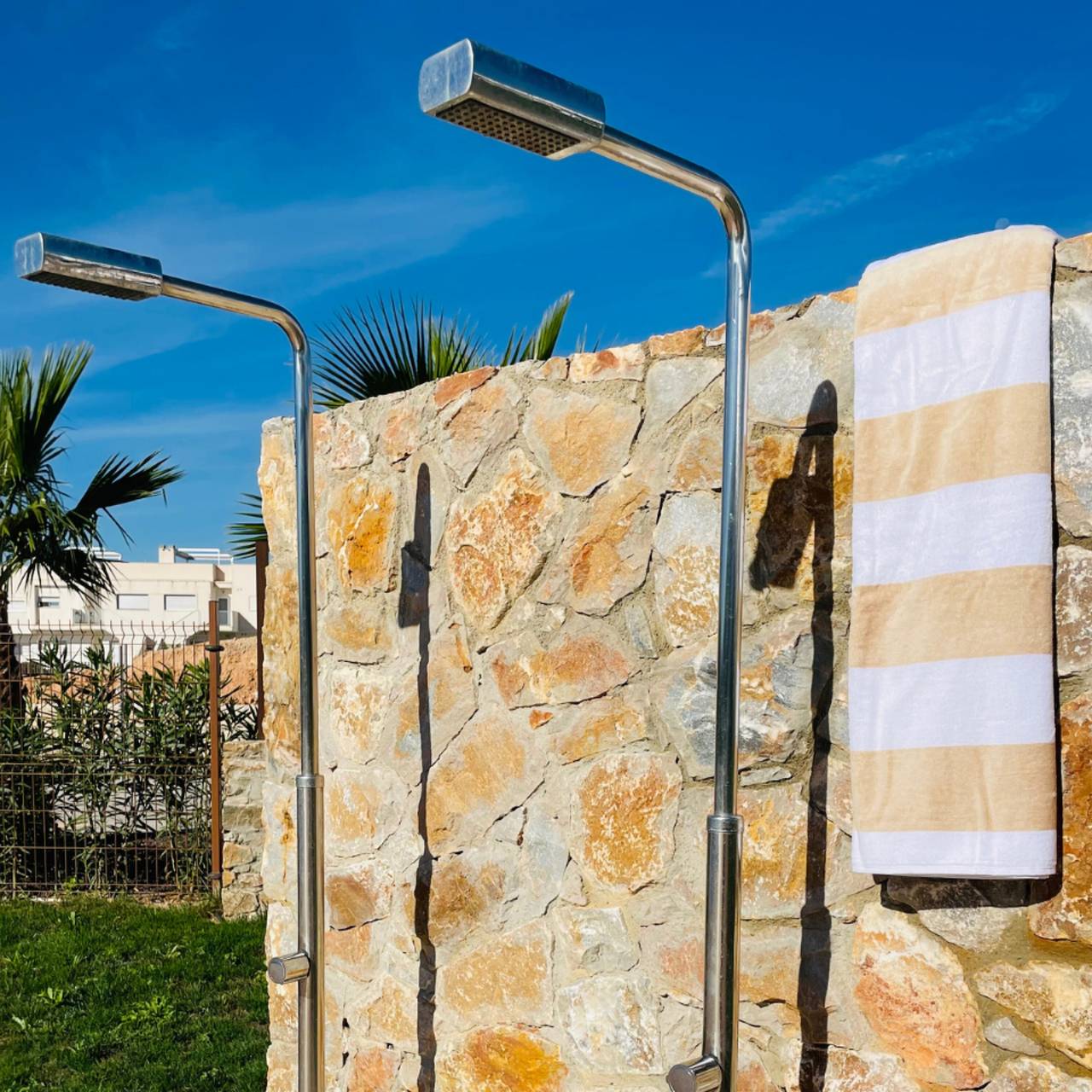 Apartamento entero, Apartamento 'Casa Paloma Blanca' con Vistas a la Montaña, Wi-Fi y Aire Acondicionado in Laguna Green, Orihuela