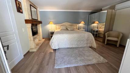 Chambre d’hôte pour 5 personnes, avec piscine et vue ainsi que jardin et terrasse, animaux acceptés à Cogolin