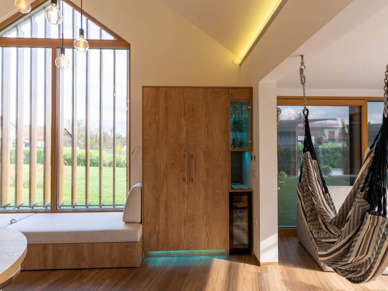 Elegant Warm Bliss Hideaway Escape Lodge - Holiday Home with Hot-Tub in Upper Carniola