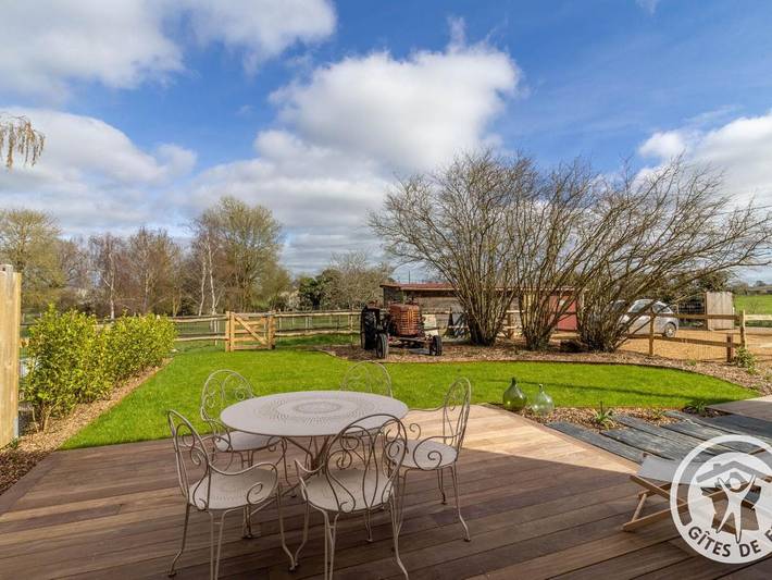Location de vacances pour 4 personnes, avec Jacuzzi et Terrasse à Feneu - 2
