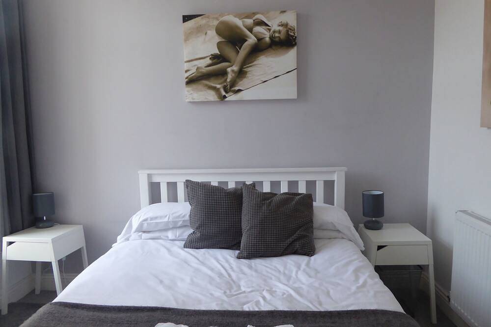 Entire apartment, Mia's Place Apartments  (4 apartments) in Chester, Cheshire West and Chester