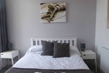 Apartment for 24 People in Chester, Cheshire, Photo 3