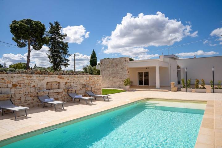 Location de vacances pour 6 personnes, avec Jardin et Piscine à Conversano