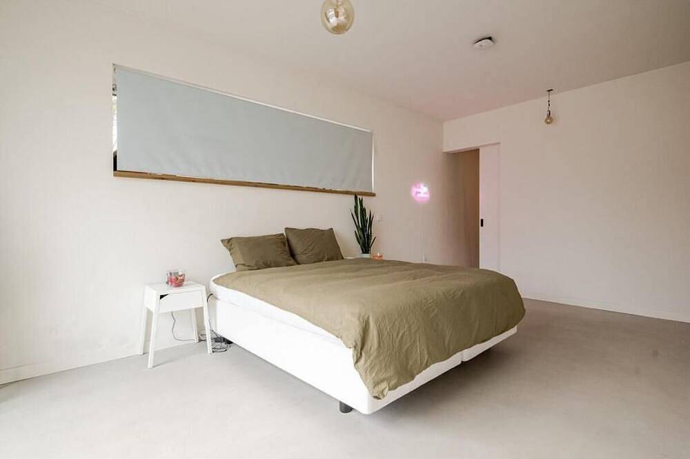 Spacious house with garden and free parking near Gouda center in Gouda, Groene Hart