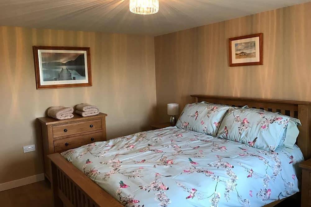 Kettle Cottage - Pet friendly, cosy Hebridean Cottage on North Uist in North Uist, Outer Hebrides