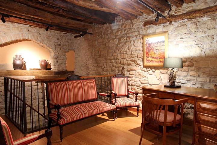 Casa rural para 16 personas, con Jardín en Leache