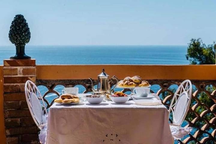 Chambre d’hôte pour 4 personnes, avec Balcon et Terrasse ainsi que Jardin et Vue à Taormina - 3