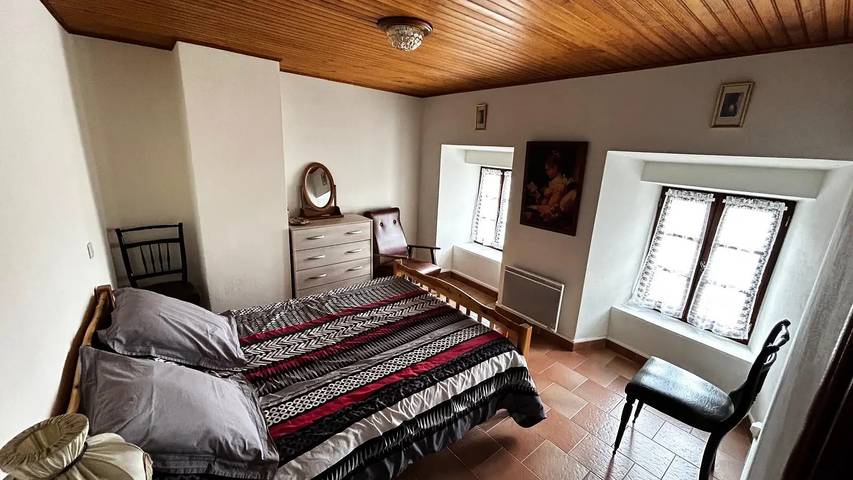 Gîte pour 6 personnes, avec jardin à Fraissinet-de-Lozère - 4