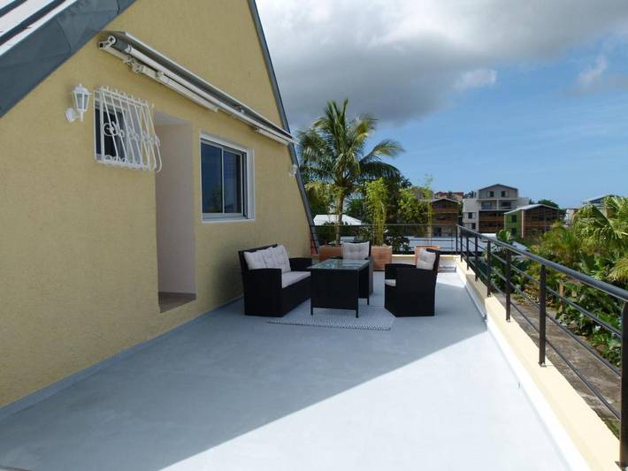 Gîte pour 2 personnes, avec balcon ainsi que vue et jardin à Saint Gilles les Hauts