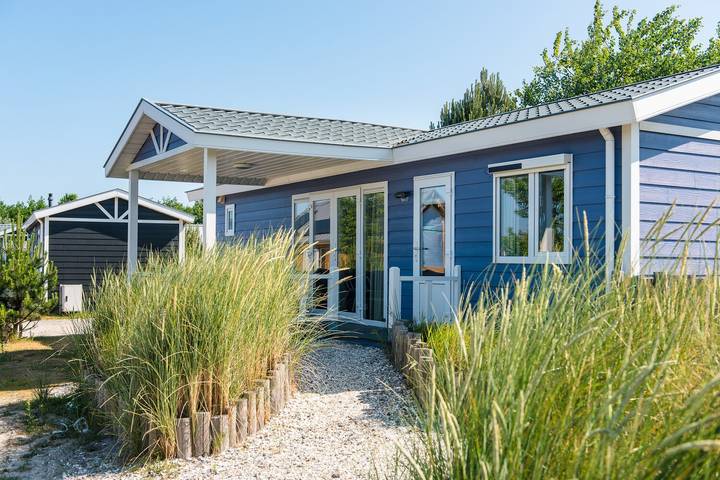 Chalet voor 4 personen, met Terras en Zwembad op Ameland