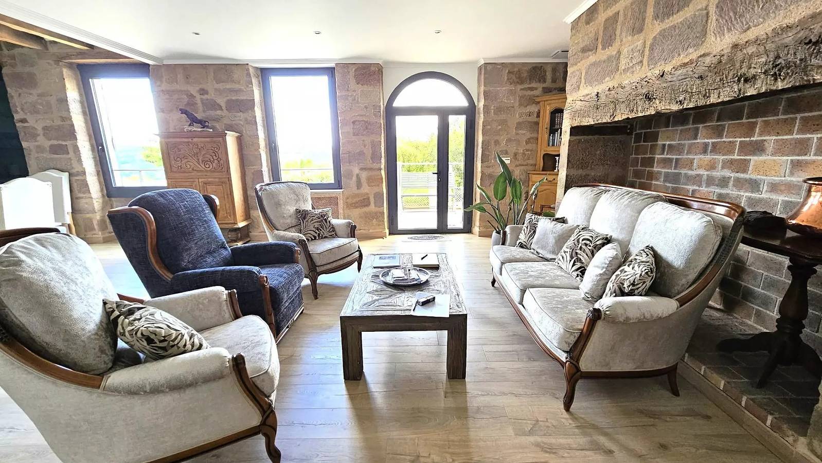 Gite de France 8 personas in Ussac, Brive-la-Gaillarde region