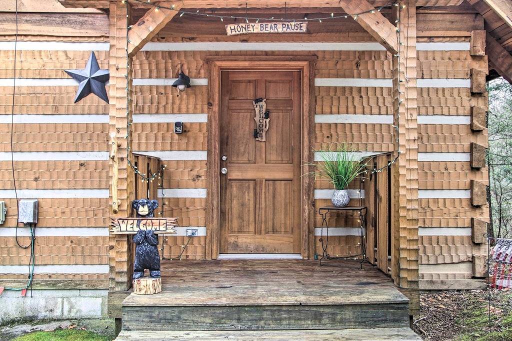 Neu! \"Honey Bear Pause\" Kurzurlaub mit Veranda und Whirlpool in Tuckaleechee, Blount County