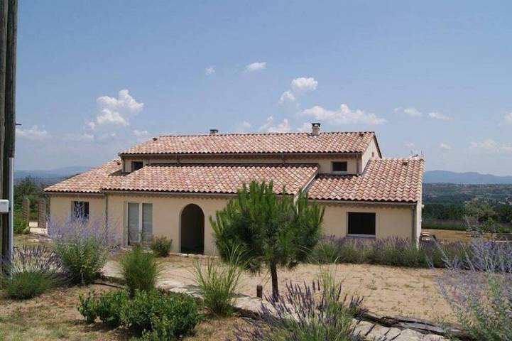Location de vacances pour 12 personnes, avec Terrasse et Jardin à Lablachère